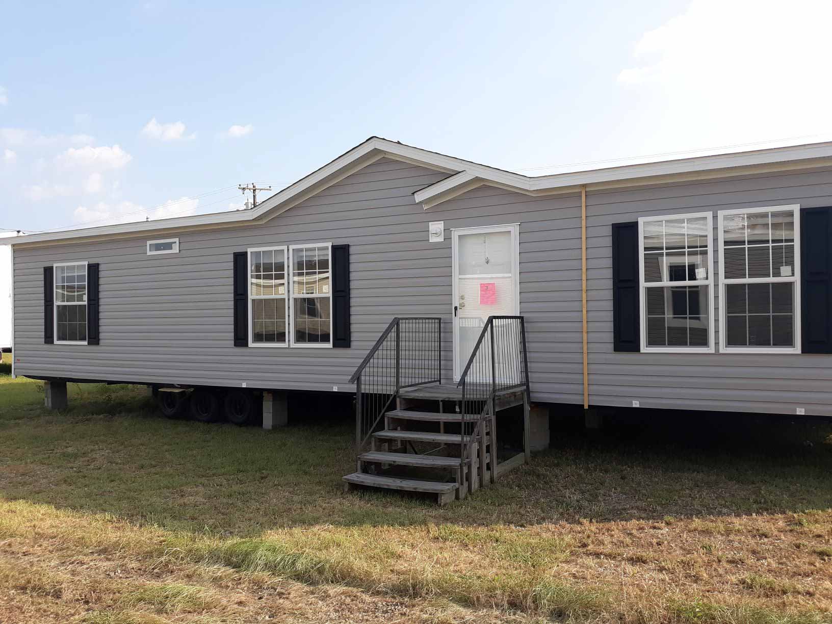 Carriage Manor II 28523C For Sale by Yurezz Home Center of McRae